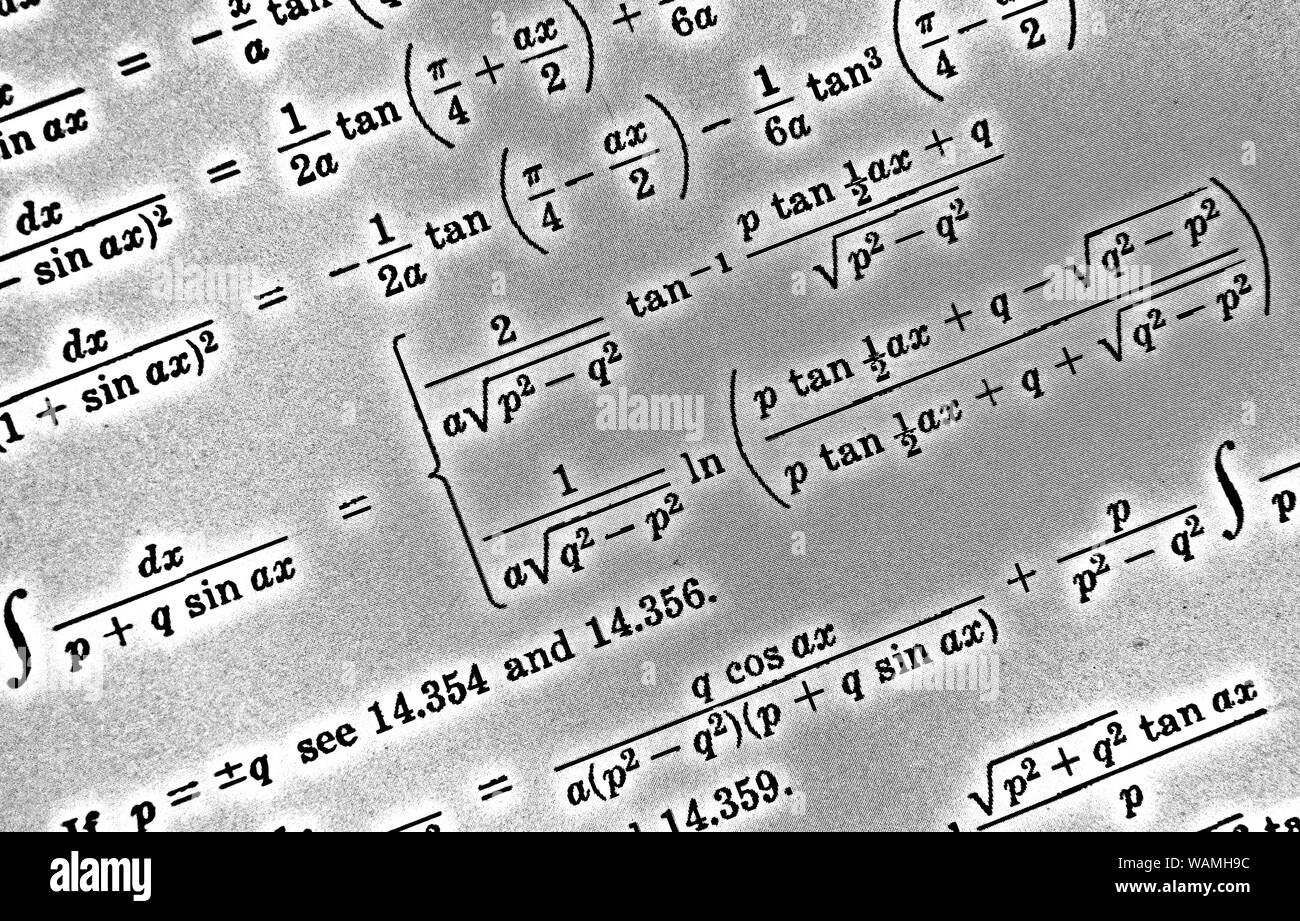 Grand nombre de formules mathématiques sur fond blanc HDR Banque D'Images