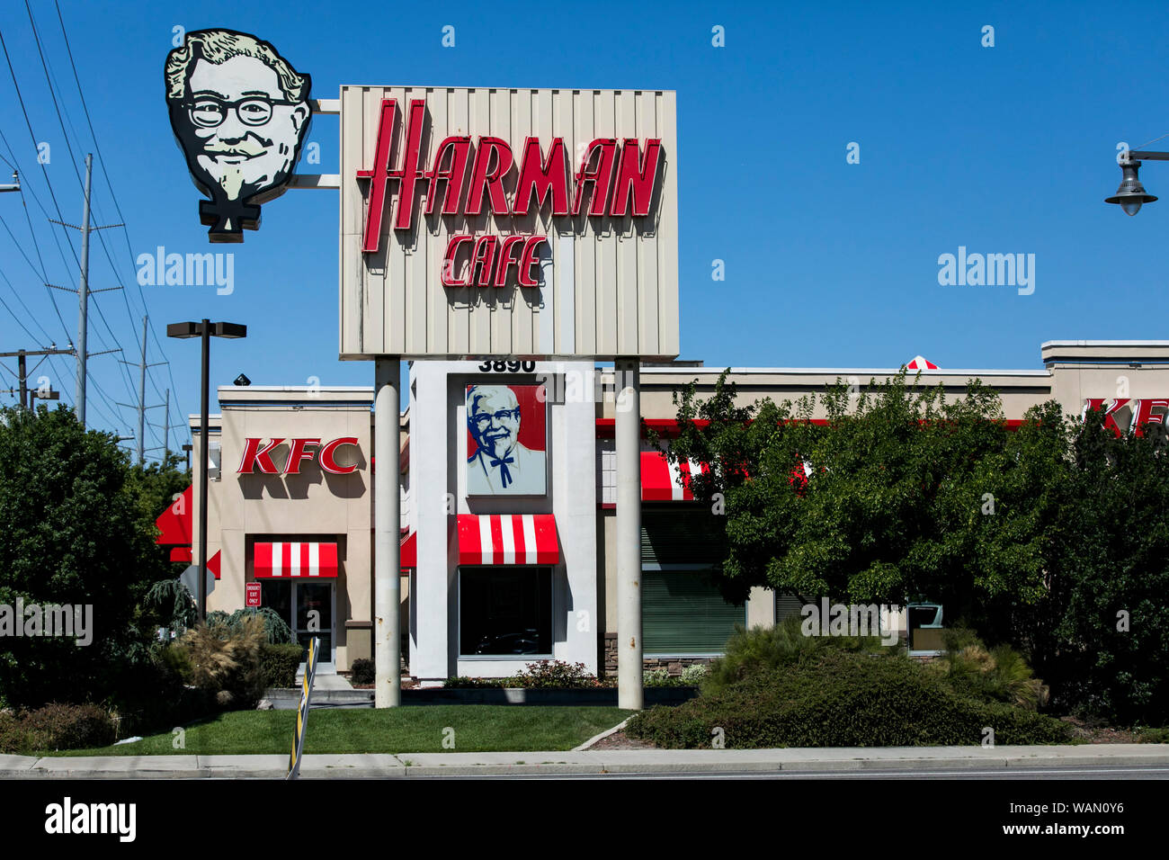 Un logo Cafe Harlan enseigne à l'extérieur de la première Kentucky Fried Chicken (KFC) franchise à Salt Lake City, Utah le 30 juillet 2019. Banque D'Images