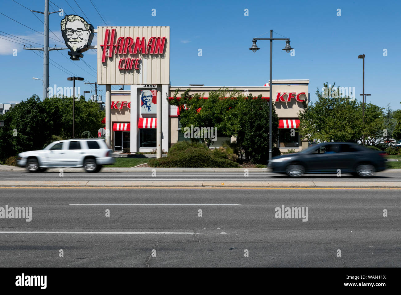 Un logo Cafe Harlan enseigne à l'extérieur de la première Kentucky Fried Chicken (KFC) franchise à Salt Lake City, Utah le 30 juillet 2019. Banque D'Images