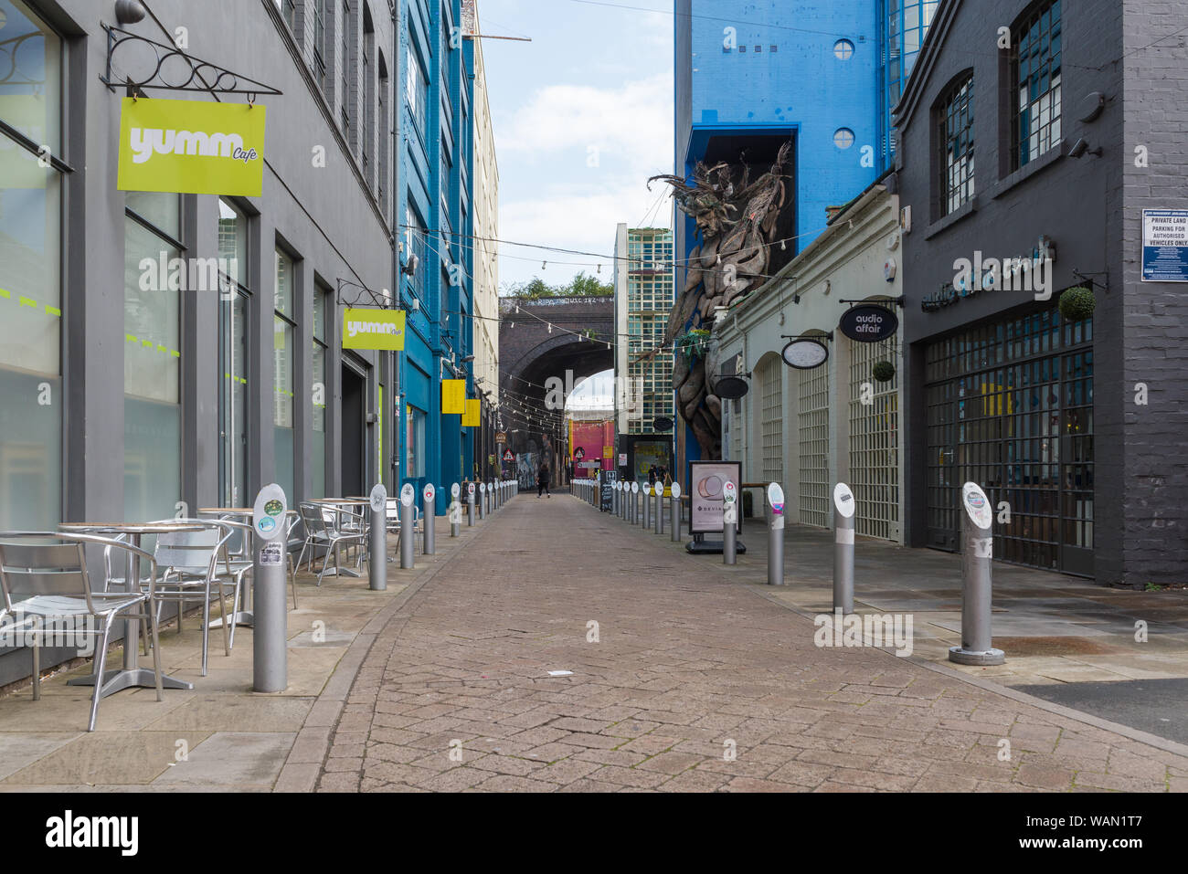 La Custard Factory dans le quartier créatif de Digbeth à Birmingham, Royaume-Uni, est maintenant dotée d'ateliers d'artistes et des bars et restaurants. Banque D'Images