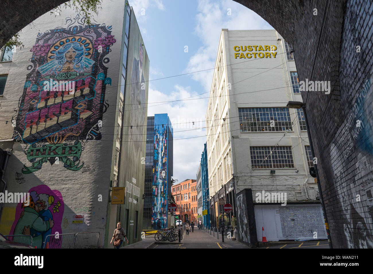 La Custard Factory dans le quartier créatif de Digbeth à Birmingham, Royaume-Uni, est maintenant dotée d'ateliers d'artistes et des bars et restaurants. Banque D'Images