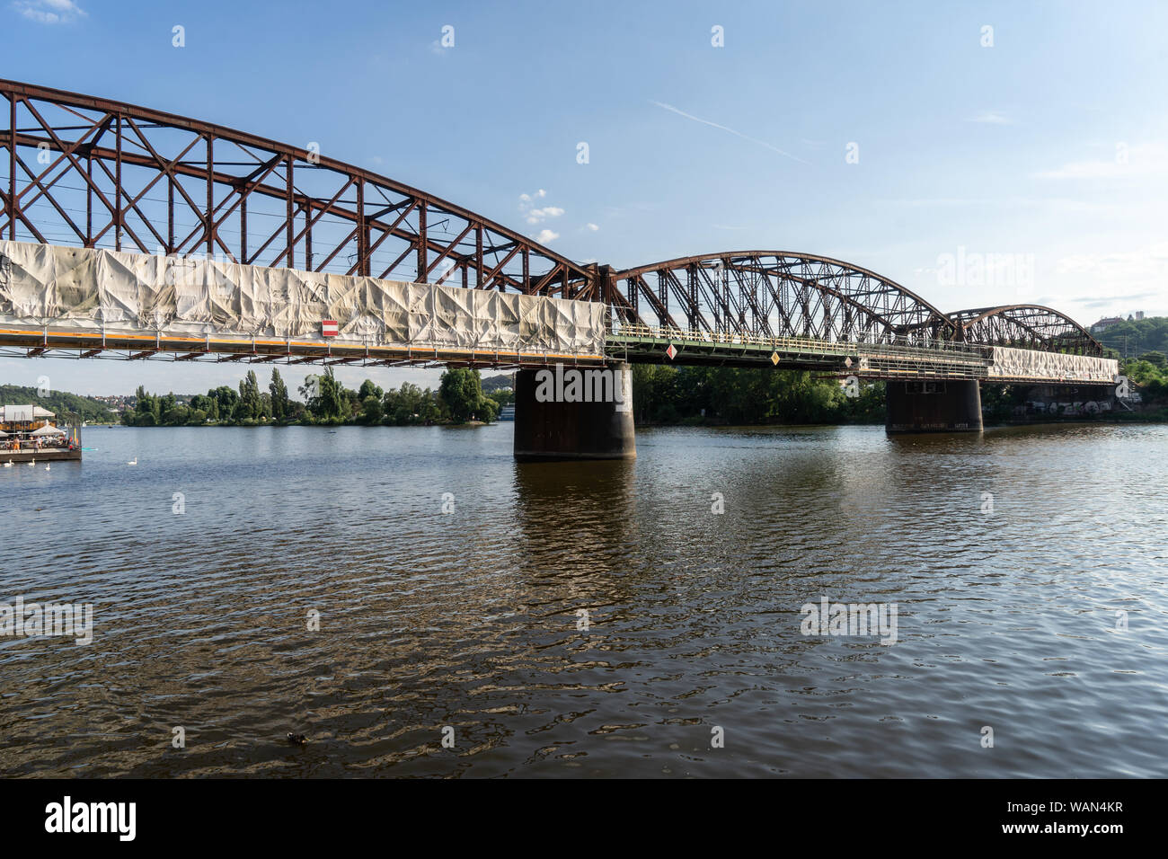 Pont ferroviaire de Vysehrad à Prague est en reconstruction, pont connecte Smichov et Nove Mesto district. (Photo/CTK Vaclav Zahorsky) Banque D'Images
