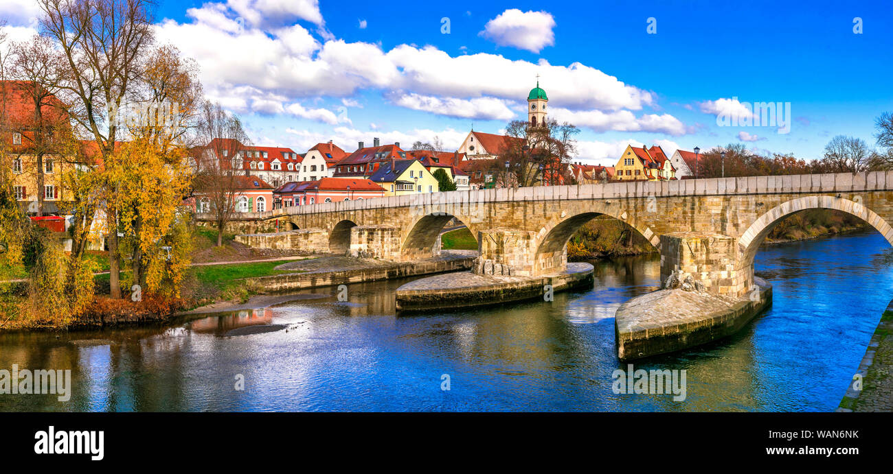 Belle ville de Ratisbonne en Bavière, au Danube, monuments de l'Allemagne Banque D'Images