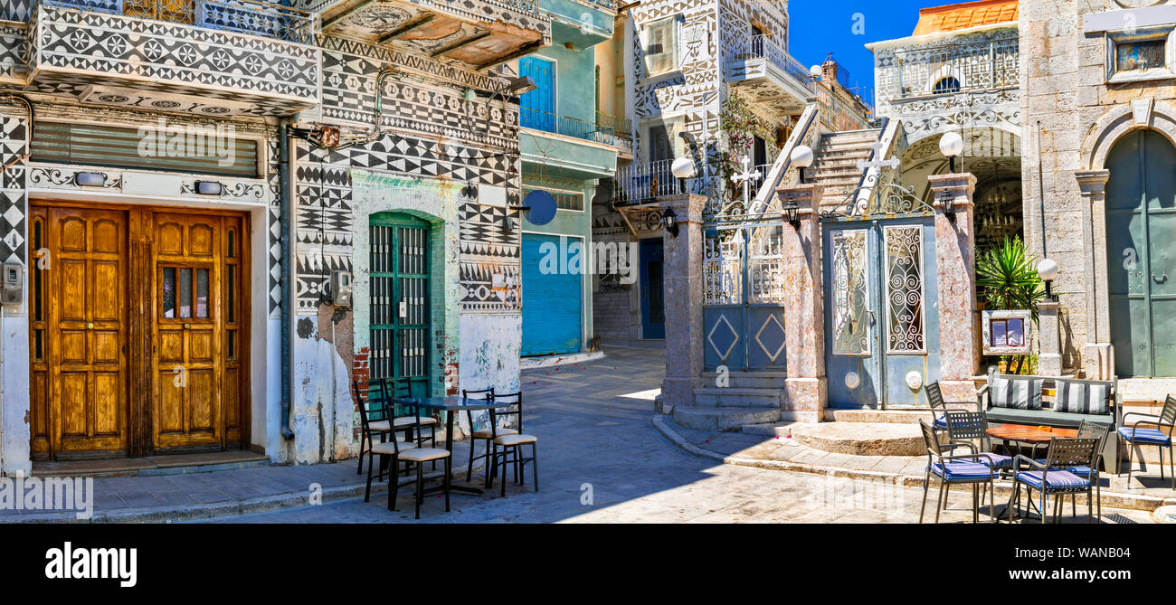 Vieilles rues du village de Pyrgi,l'île de Chios, Grèce. Banque D'Images