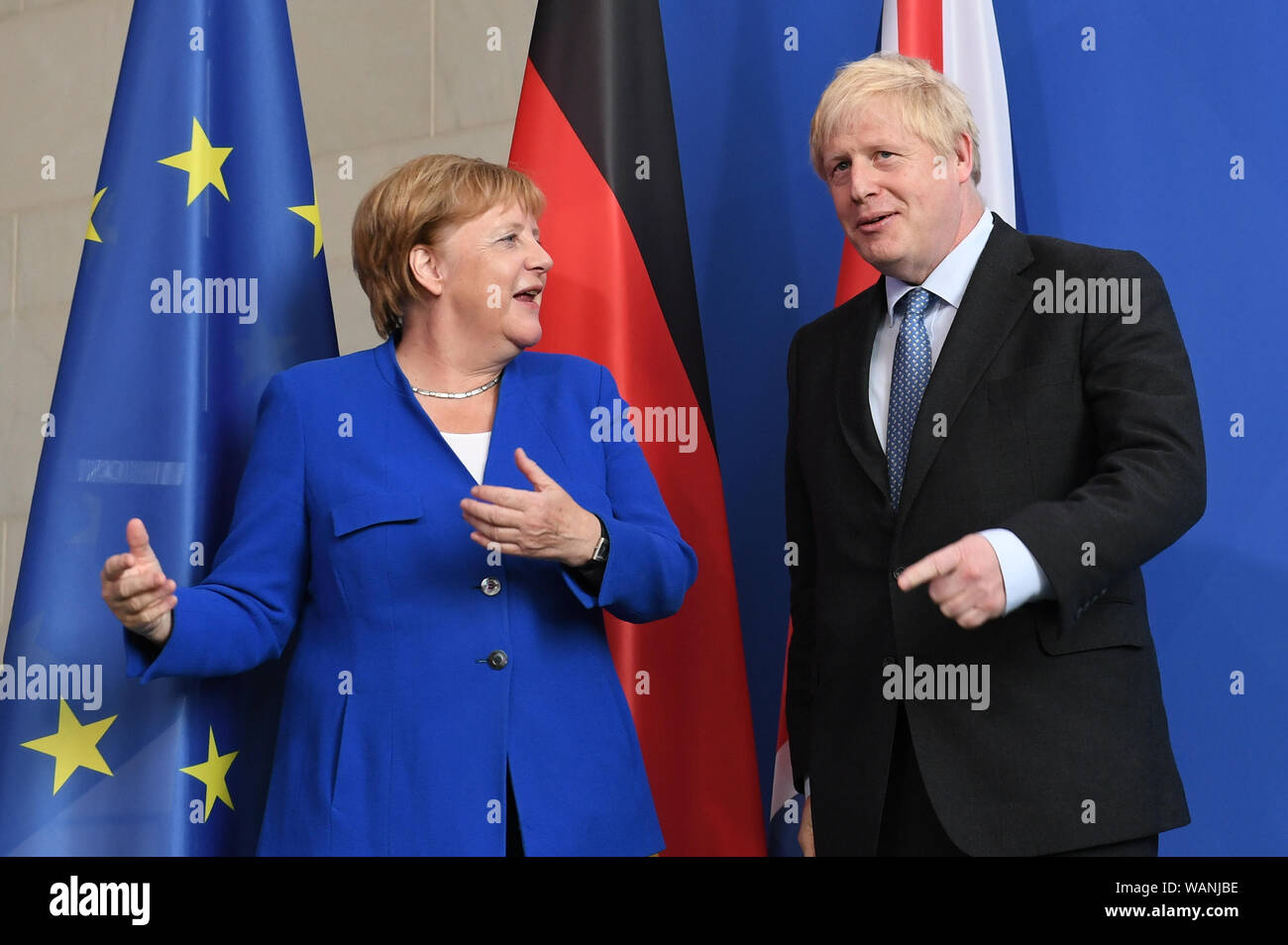 Premier ministre Boris Johnson avec la Chancelière allemande Angela Merkel à Berlin, l'avant des négociations pour tenter de sortir de l'impasse Brexit. Banque D'Images