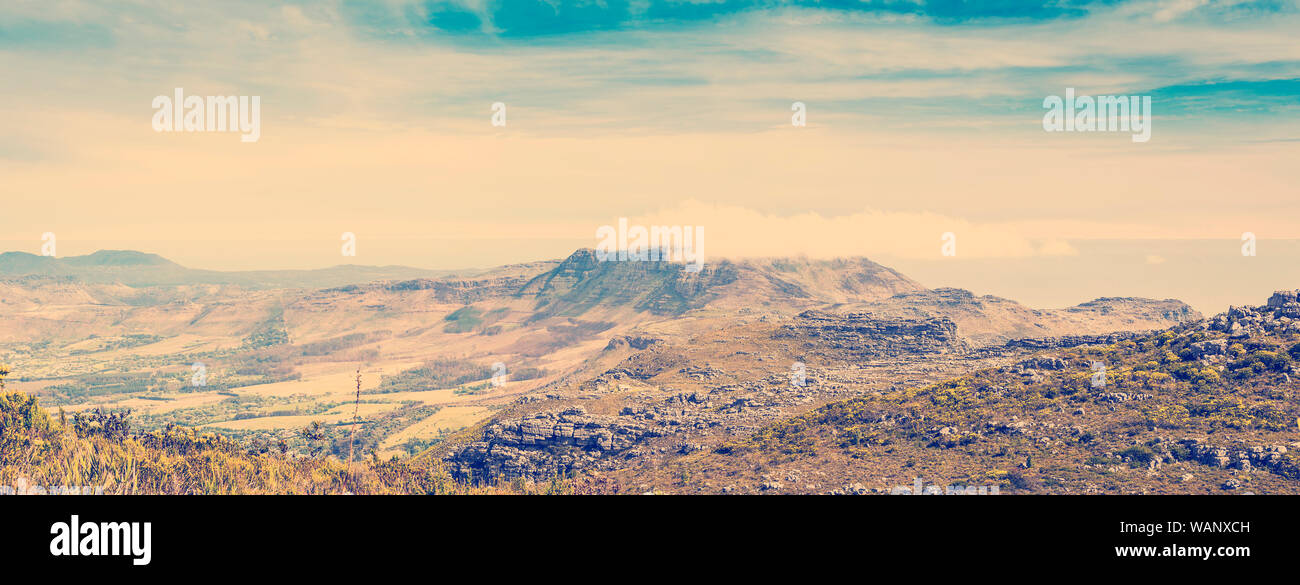 Vue panoramique depuis la montagne de la table au Cap, Afrique du Sud avec retro style effet filtre Instagram Banque D'Images