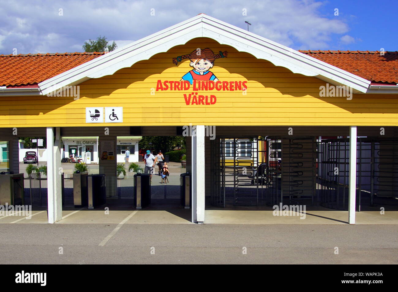 Vimmerby, Smaland, Suède - août 2, 2019 : entrée du public suédois de parc à thème Astrid Lindgren's World. Banque D'Images