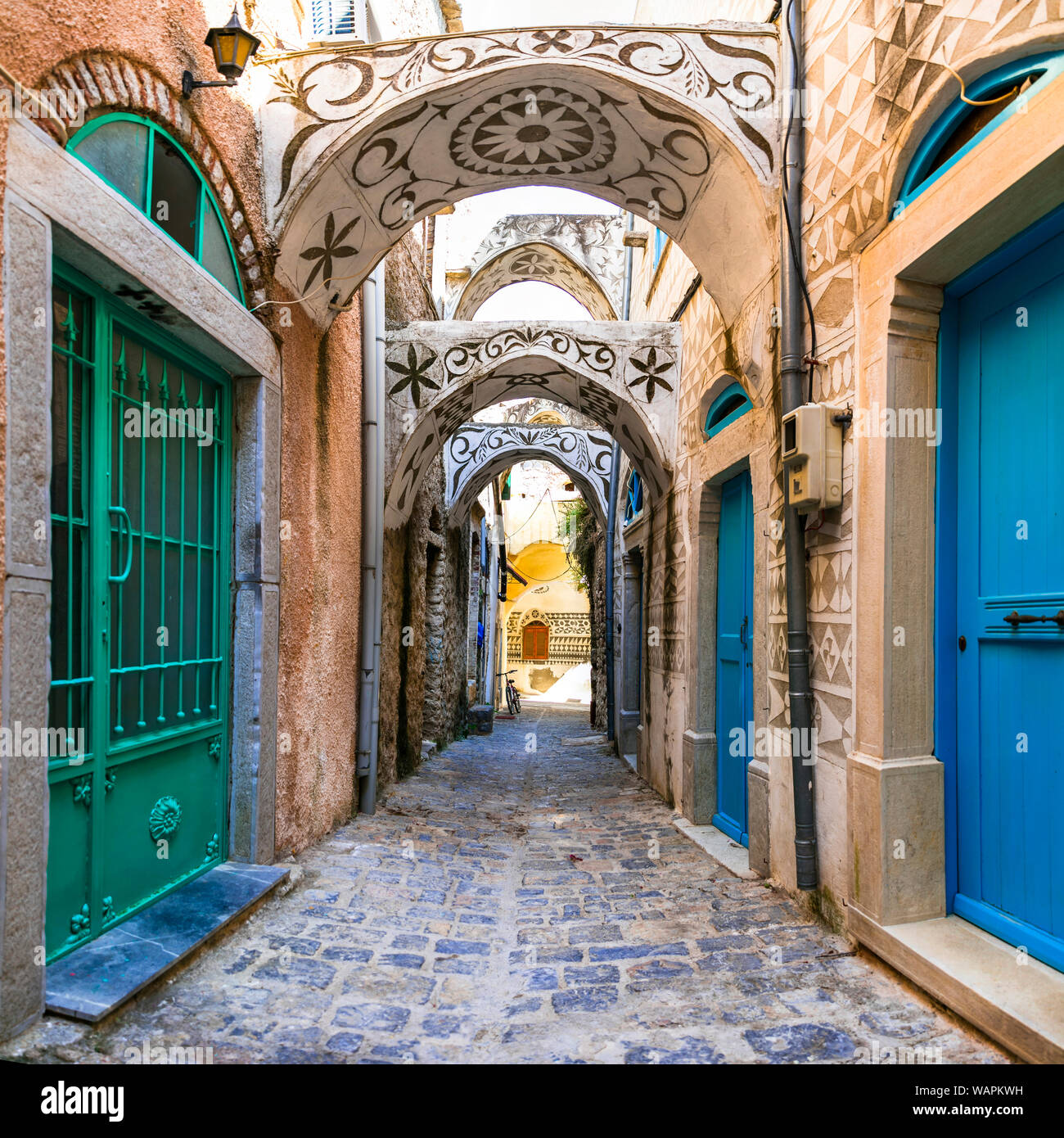 Vieilles rues du village de Pyrgi,l'île de Chios, Grèce Banque D'Images