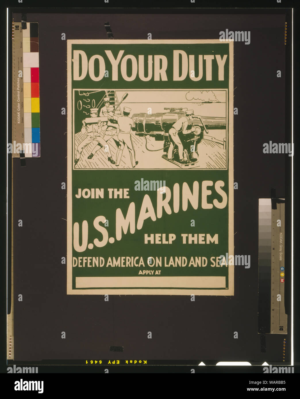 Faites votre devoir - Rejoindre les Marines des États-Unis Résumé : Le recrutement du Corps des Marines des États-Unis affiche montrant des marines de tirs le pont d'un navire. Banque D'Images