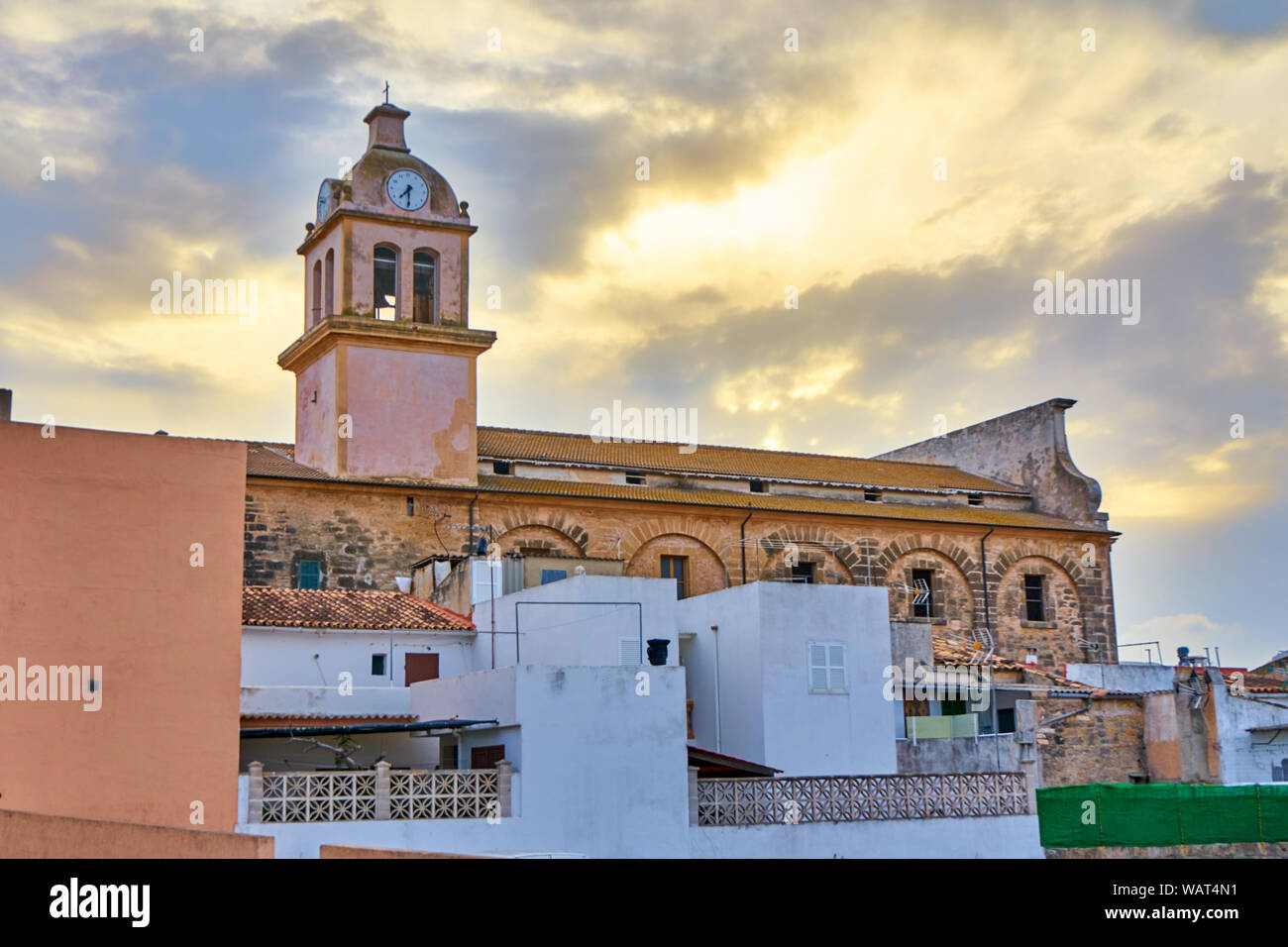 Voir à l'Église à Capdepera - Castel de Capdepera - Majorque Espagne sur une journée de printemps Banque D'Images