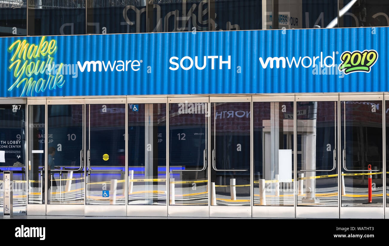 21 août 2019 San Francisco / CA / USA - 2019 VMworld (entrée sud) ; Centre Moscone VMworld est une conférence mondiale pour la virtualisation et cloud c Banque D'Images