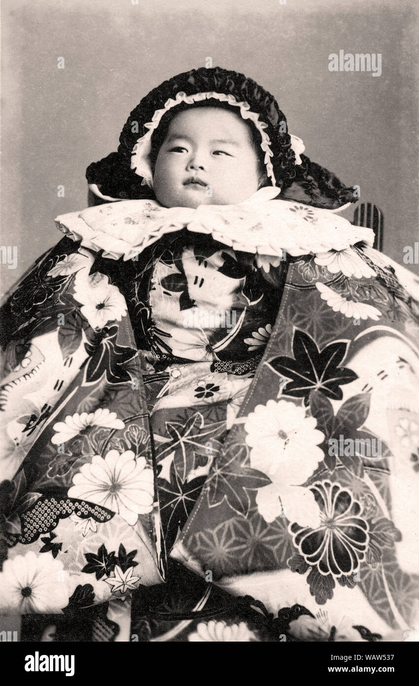 1910 Japon Bebe Fille Japonaise En Kimono Photo De 1 Ans Petite Fille En Kimono De Ceremonie Au Debut Du Xxe Siecle C Etait Une Coutume Au Japon Tres