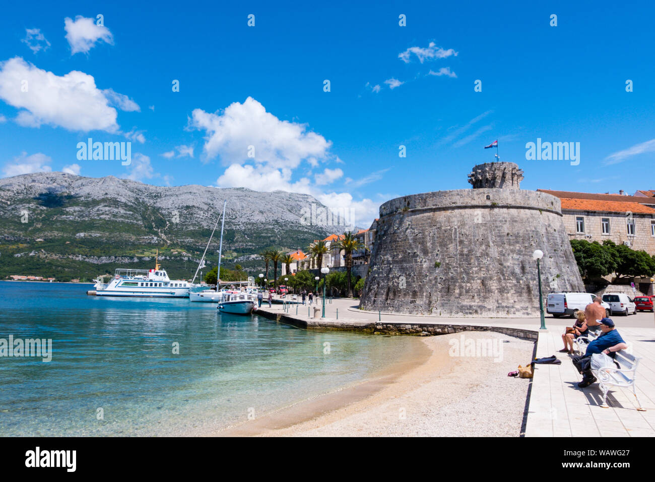 Pomirenja Trg, l'extérieur de la vieille ville, la ville de Korcula, l''île de Korcula, Dalmatie, Croatie Banque D'Images