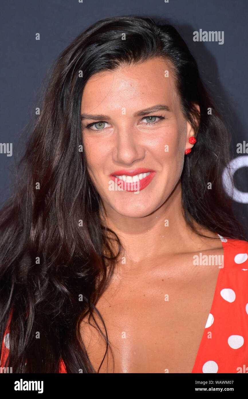 Natalie Burn participant à la 'ange est tombé' première mondiale au Regency Village Theatre le 20 août 2019 à Los Angeles, Californie Banque D'Images