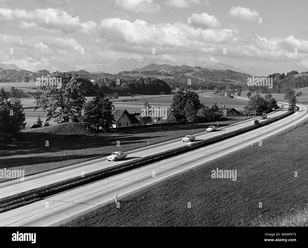 Autoroute Munich-Salzburg près de Nice, aujourd'hui A8, autour de 1963, Upper Bavaria, Bavaria, Germany Banque D'Images