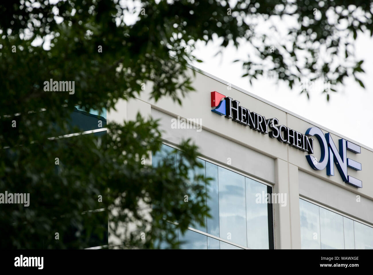 Un logo affiche à l'extérieur d'un établissement occupé par Henry Schein Inc., à American Fork, Utah le 27 juillet 2019. Banque D'Images