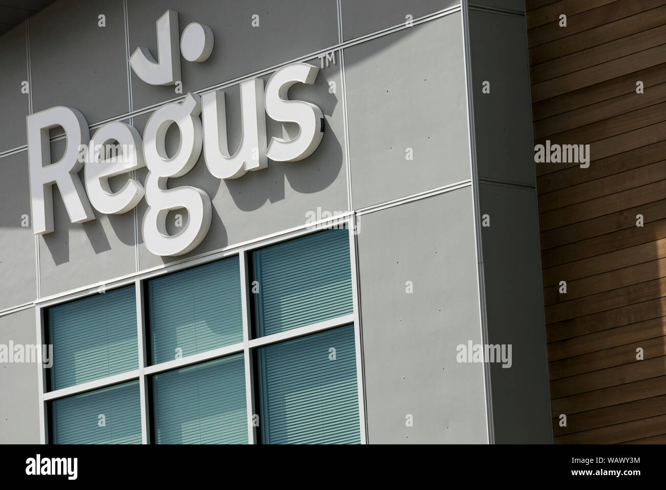 Un logo affiche à l'extérieur d'un espace de bureaux Regus dans Draper, Utah le 27 juillet 2019. Banque D'Images