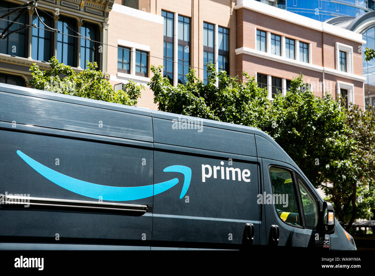 Un logo signe sur un camion de livraison d'Amazone à Salt Lake City, Utah le 28 juillet 2019. Banque D'Images