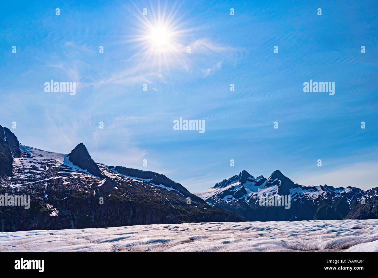 Glacier au soleil Banque de photographies et d'images à haute résolution -  Alamy