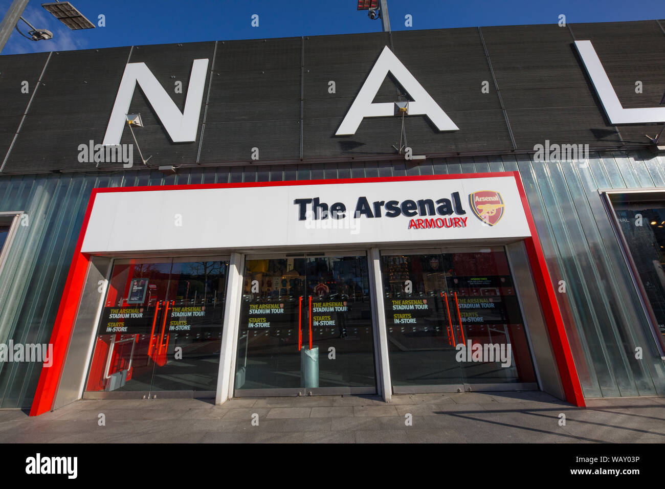 En face de visite de l'Emirates Stadium à Londres, Royaume-Uni montrant l'Arsenal  Arsenal arsenal ou shop et la vente de billets Photo Stock - Alamy