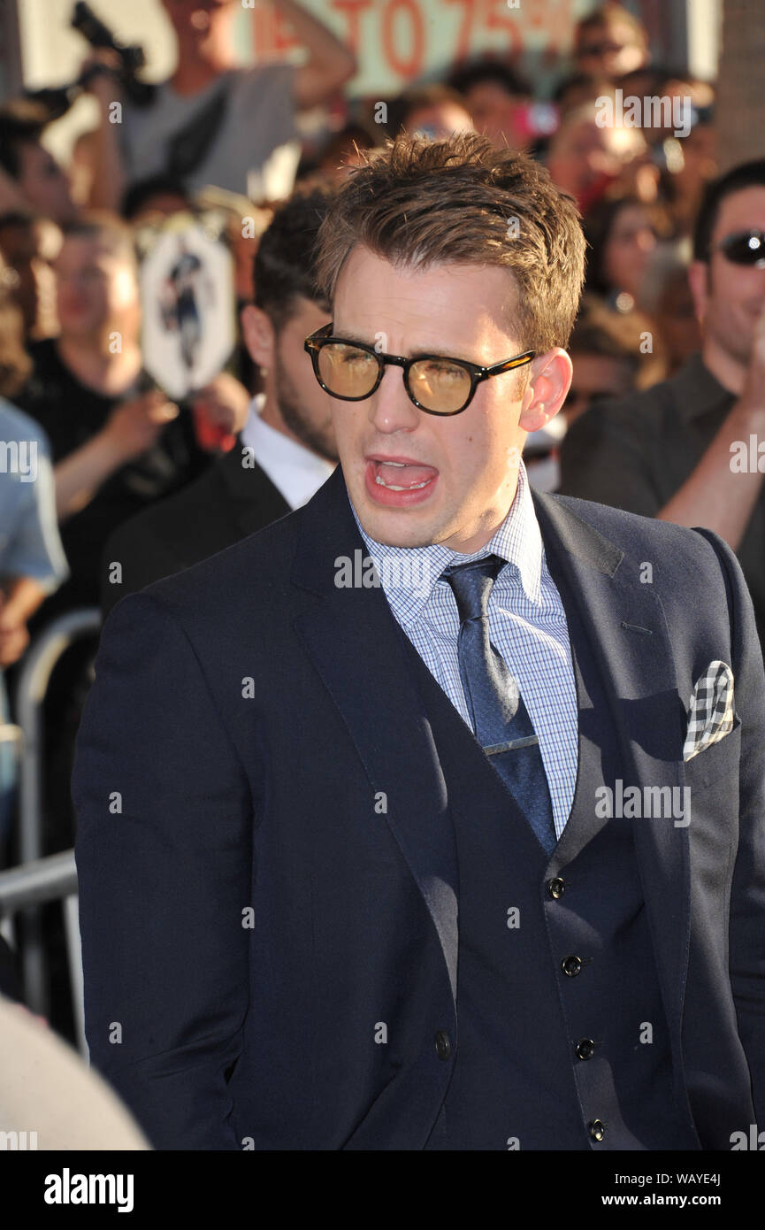 LOS ANGELES, CA. 19 juillet 2011 : Chris Evans lors de la première de son nouveau film "Capitaine America : le premier vengeur" au El Capitan Theatre, à Hollywood. © 2011 Paul Smith / Featureflash Banque D'Images