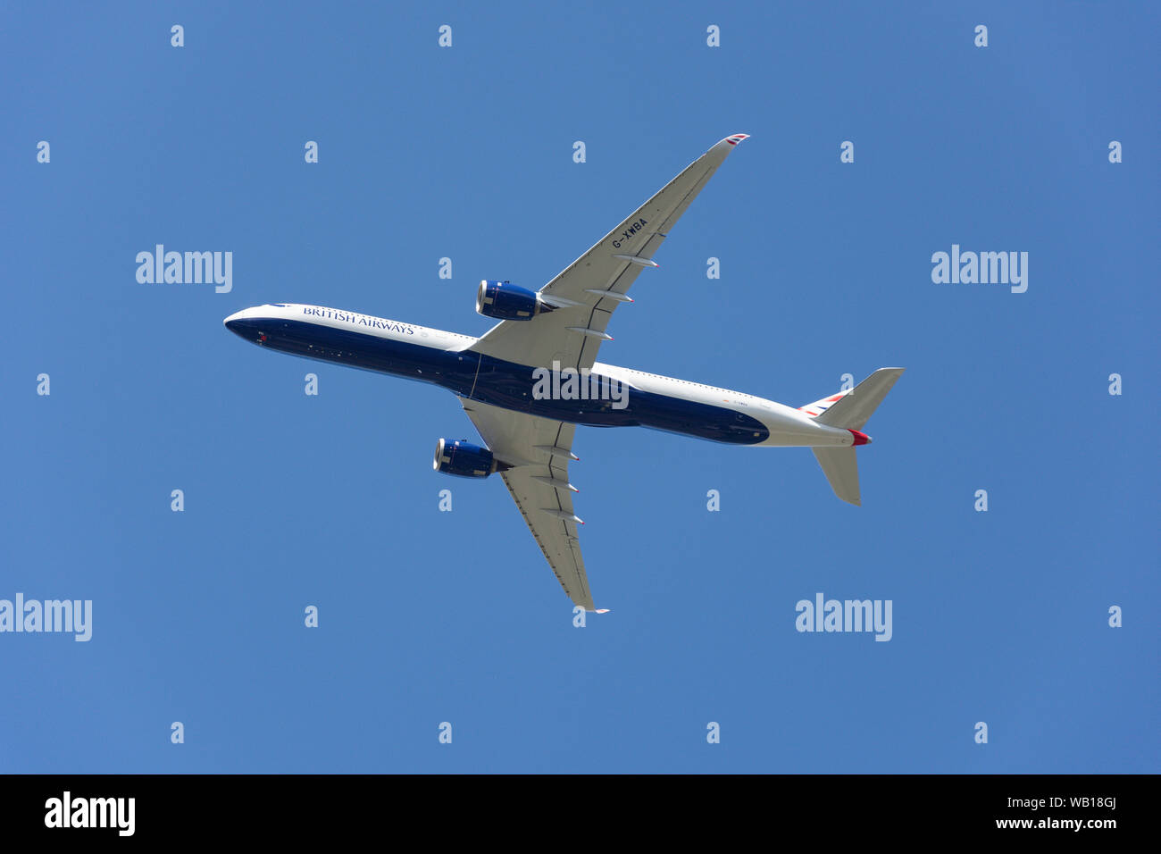 British Airways Airbus A350-1041 décollant de l'aéroport de Heathrow, London, Greater London, Angleterre, Royaume-Uni Banque D'Images