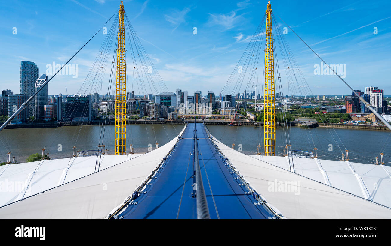 Jusqu'à l'O2, o2, tour de toit fait du millénaire, Greenwich, Londres Banque D'Images