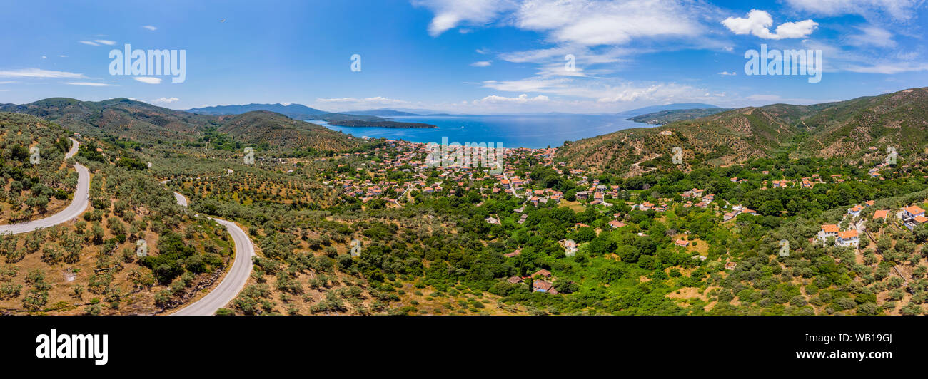 La Grèce, sur la mer Egée, vue aérienne de la baie de Milina Banque D'Images