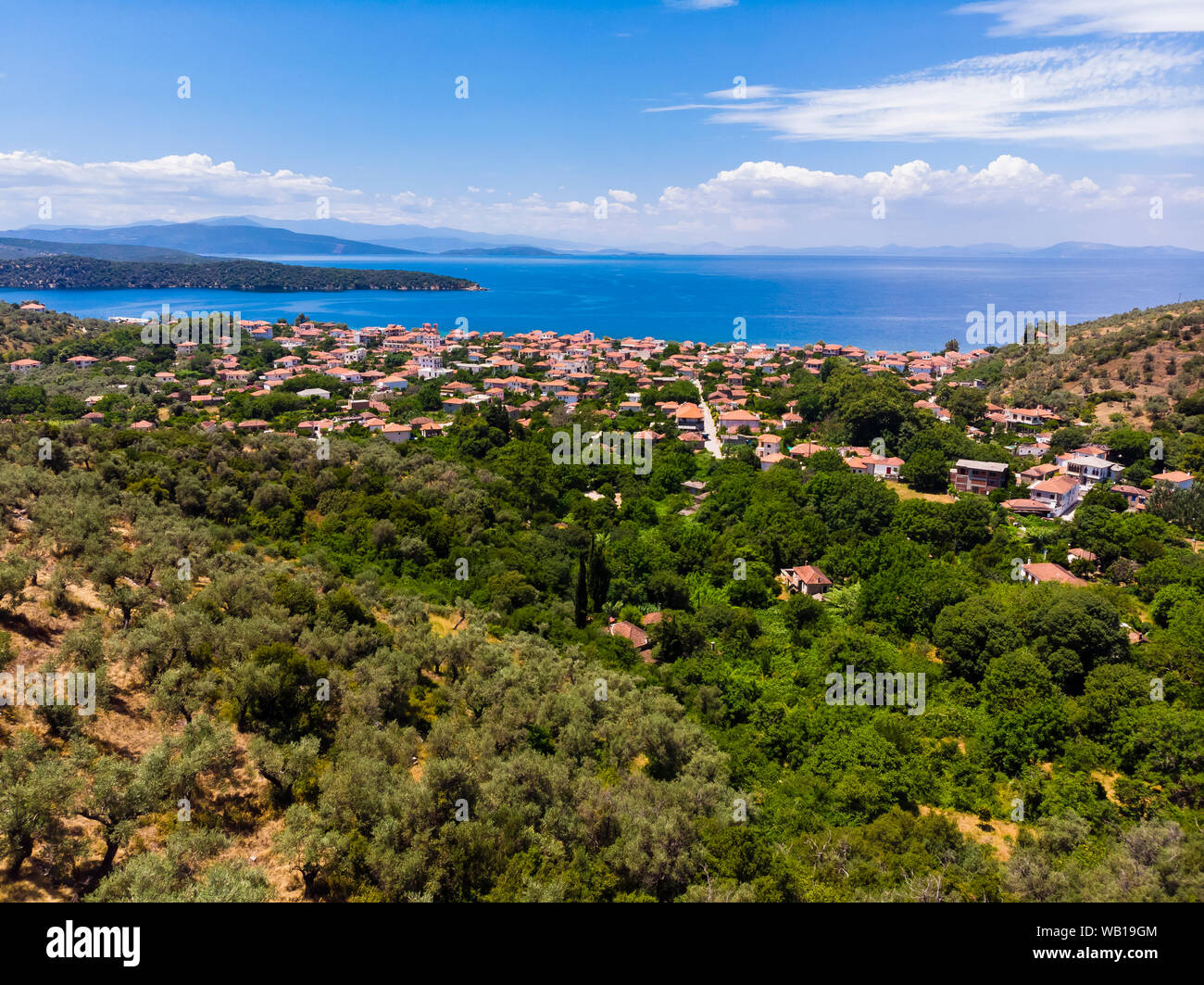 La Grèce, sur la mer Egée, vue aérienne de la baie de Milina Banque D'Images