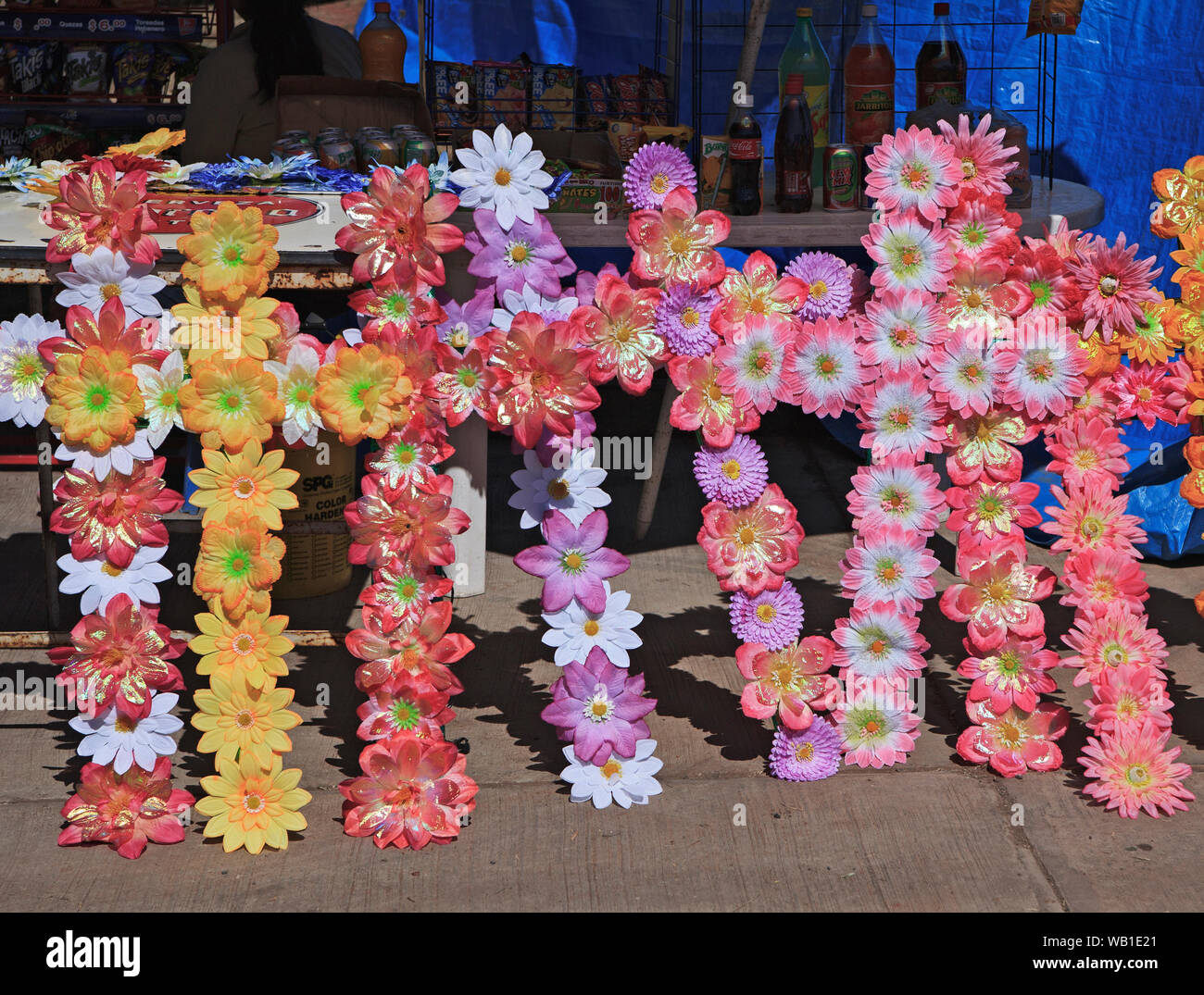 Le Mexique est 'Dia De Los Muertes" - le jour de l'année où le Mexicain "célébrer" les morts par apporter des fleurs et de la nourriture sur les tombes de leurs proches. Banque D'Images