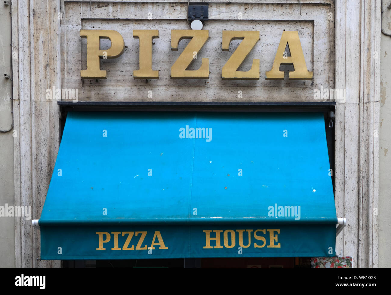 Avant d'une pizza house à Rome Italie (Veuillez noter, Pizza maison n'est pas le nom du restaurant mais un terme communément utilisé pour une pizzeria) Banque D'Images
