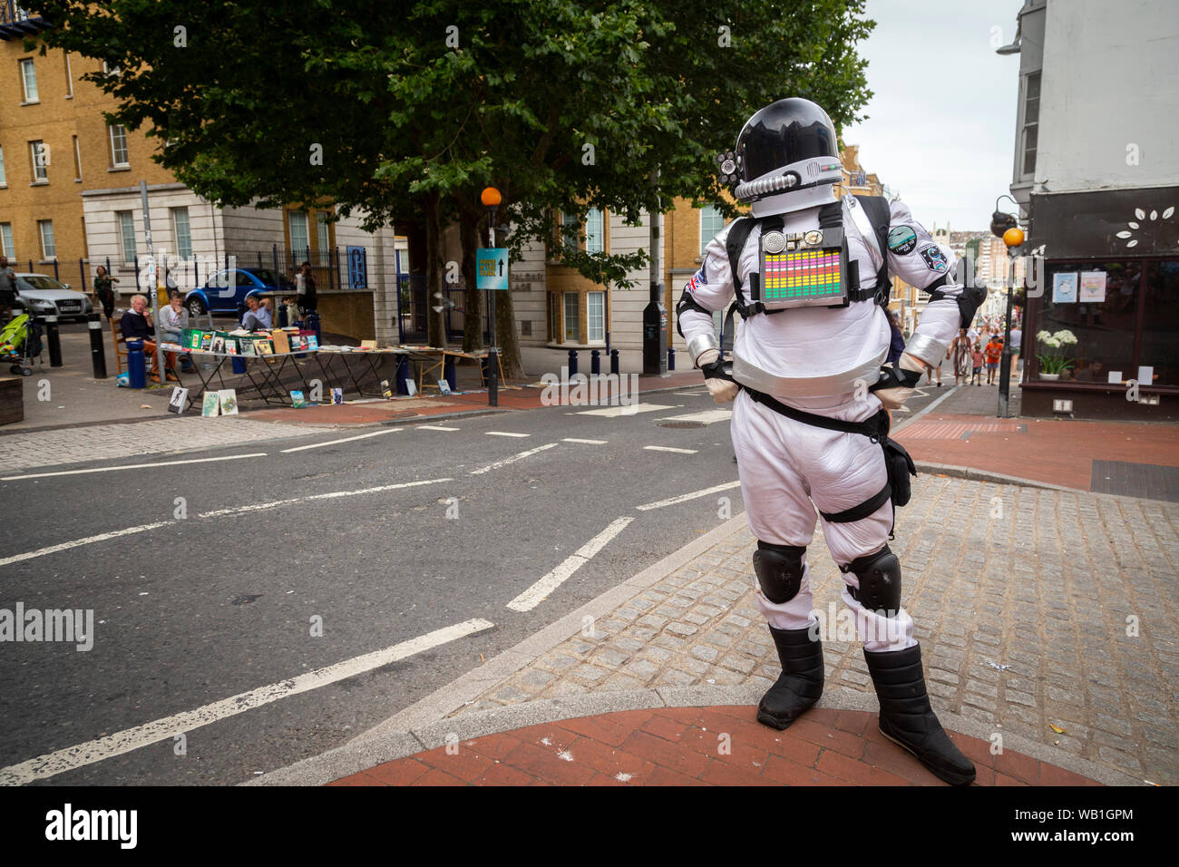 Spaceman sur les rues de Brighton à fierté 2019 Banque D'Images