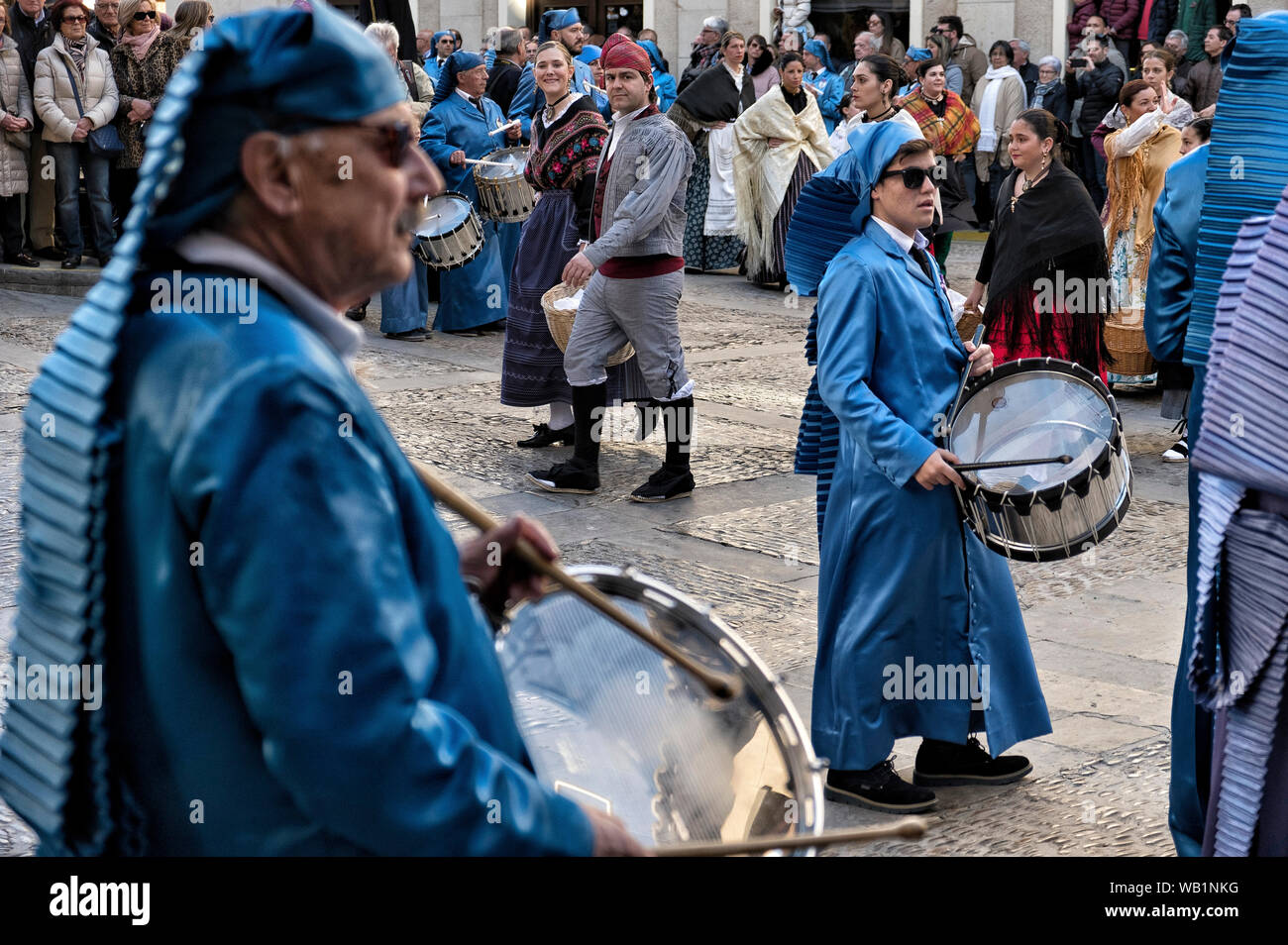 ALCANIZ, Teruel, Espagne - 30 mars : la semaine de Pâques les célébrations, le son de batterie peut être entendu dans la région Aragon le 30 mars 2018 à Teruel, Espagne. Banque D'Images