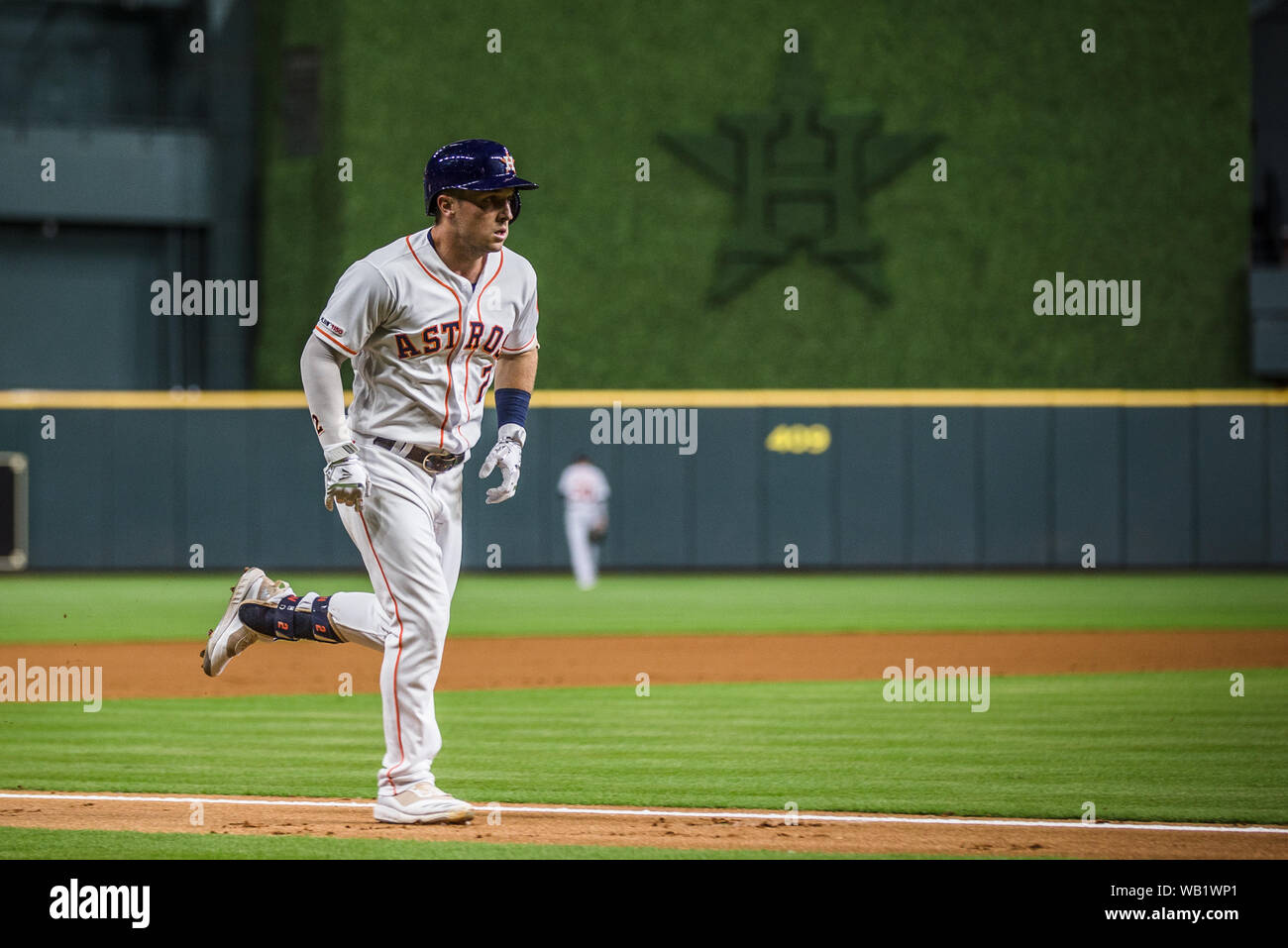 22 août 2019 : l'arrêt-court Alex Houston Astros Bregman (2) les bases des cercles suivant son deux-run homer dans le jeu de la Ligue Majeure de Baseball entre les Tigers de Detroit et les Astros de Houston au Minute Maid Park de Houston, Texas. Houston Detroit défait 6-3. Prentice C. James/CSM Banque D'Images