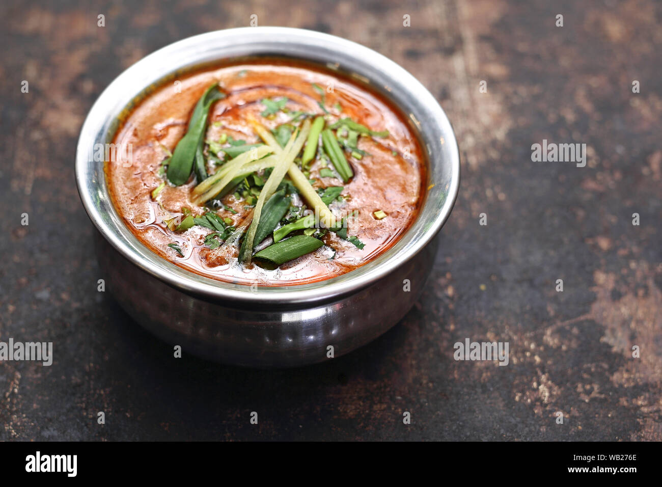 Aromatiques traditionnels indiens. Curry colorés et de la viande. Restaurant thaïlandais. Banque D'Images