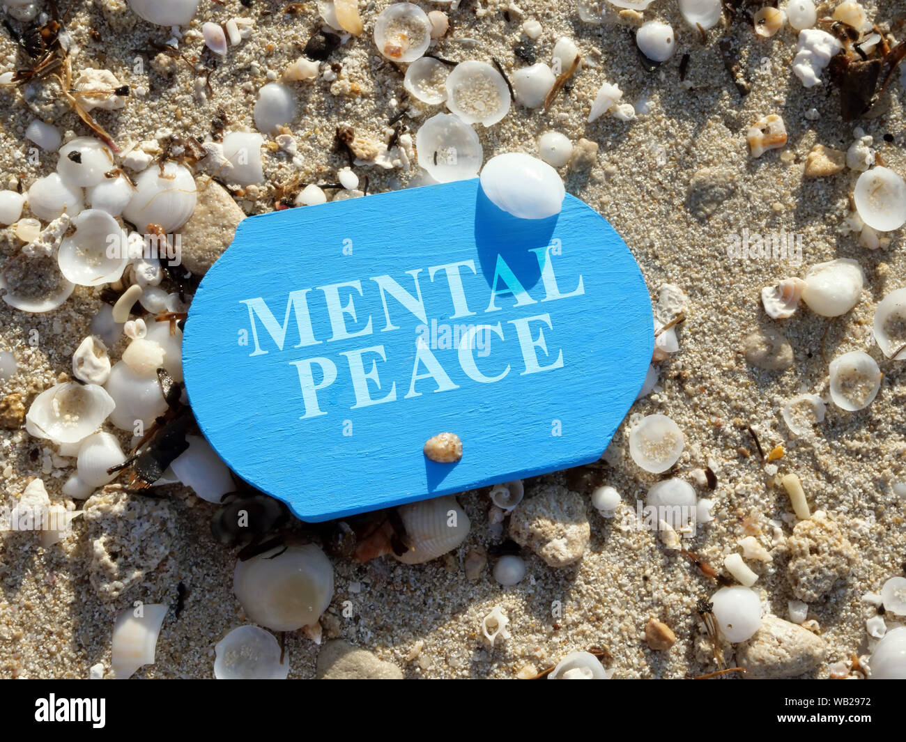 La paix mentale signe sur le bord de la mer. Banque D'Images