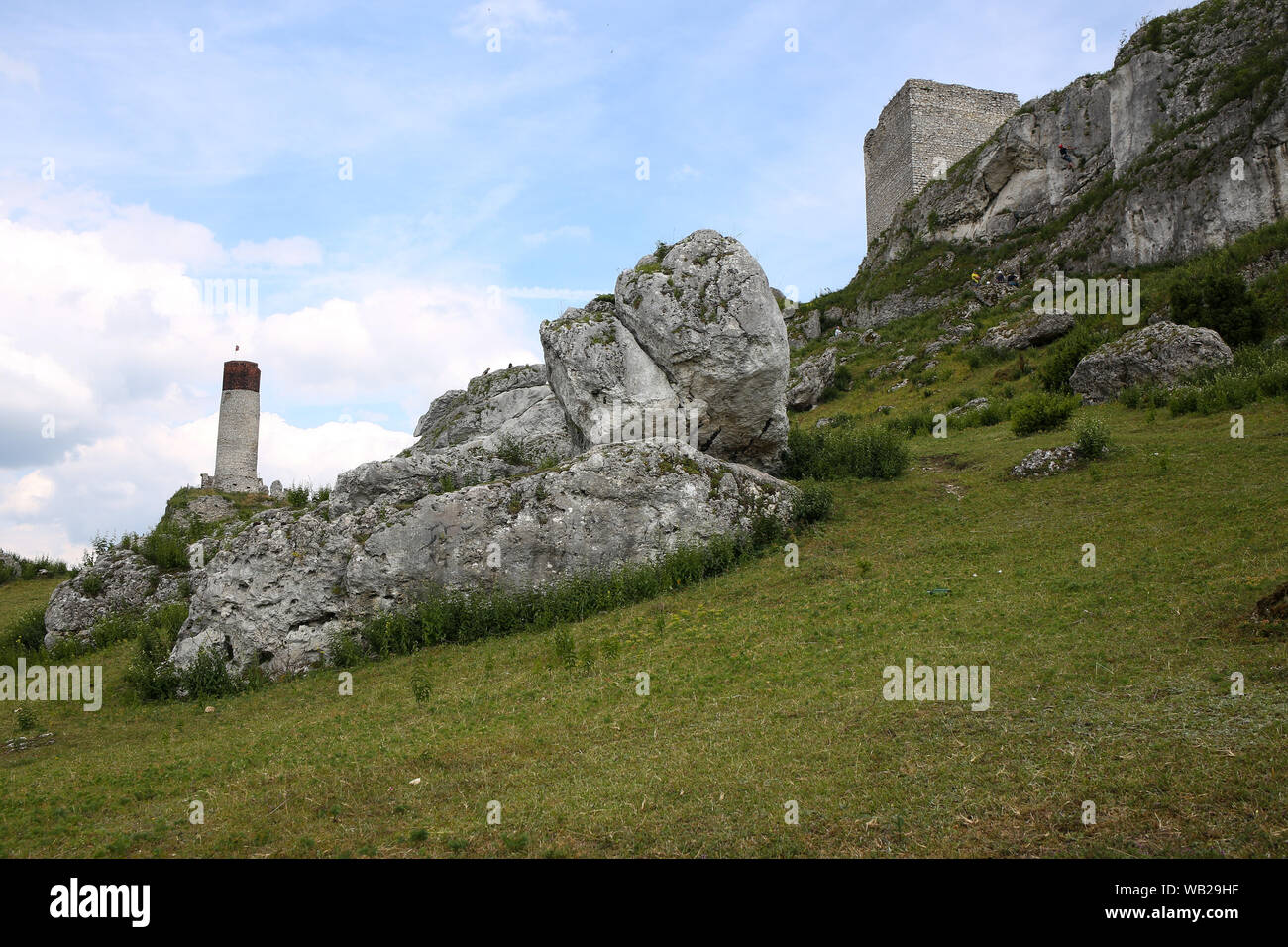 Ruines du château à Olsztyn, Pologne. Krakow-Czestochowa Upland, le Jurassique Polonais Highland ou Jura polonais. Partie de la système jurassique. Banque D'Images