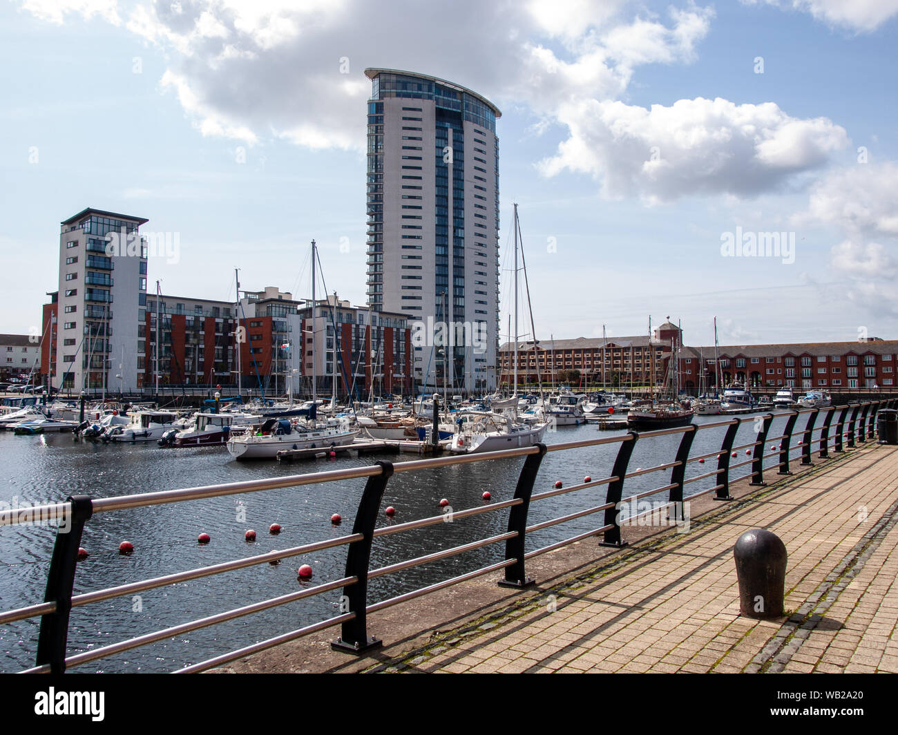 Port de plaisance de Swansea et La Tour, Meridian Quay. Bâtiment le plus élevé au pays de Galles en 2019. UK. Banque D'Images