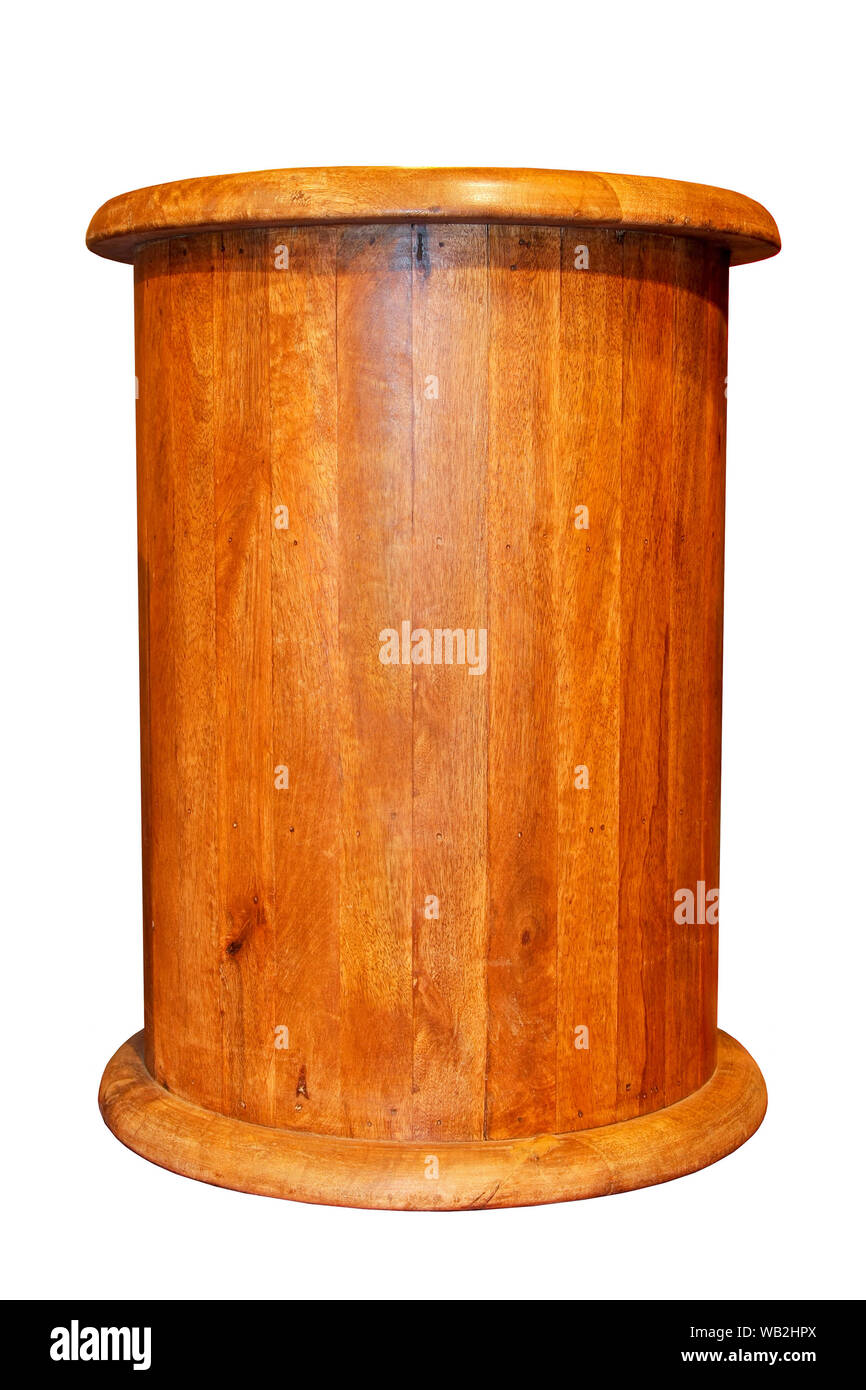 Grand tonneau en bois pour les boissons alcoolisées isolated Banque D'Images