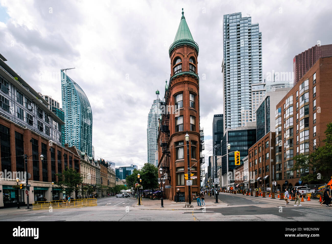 Gooderham ou Flatiron Building dans le centre-ville de Toronto - Toronto, Ontario, Canada Banque D'Images