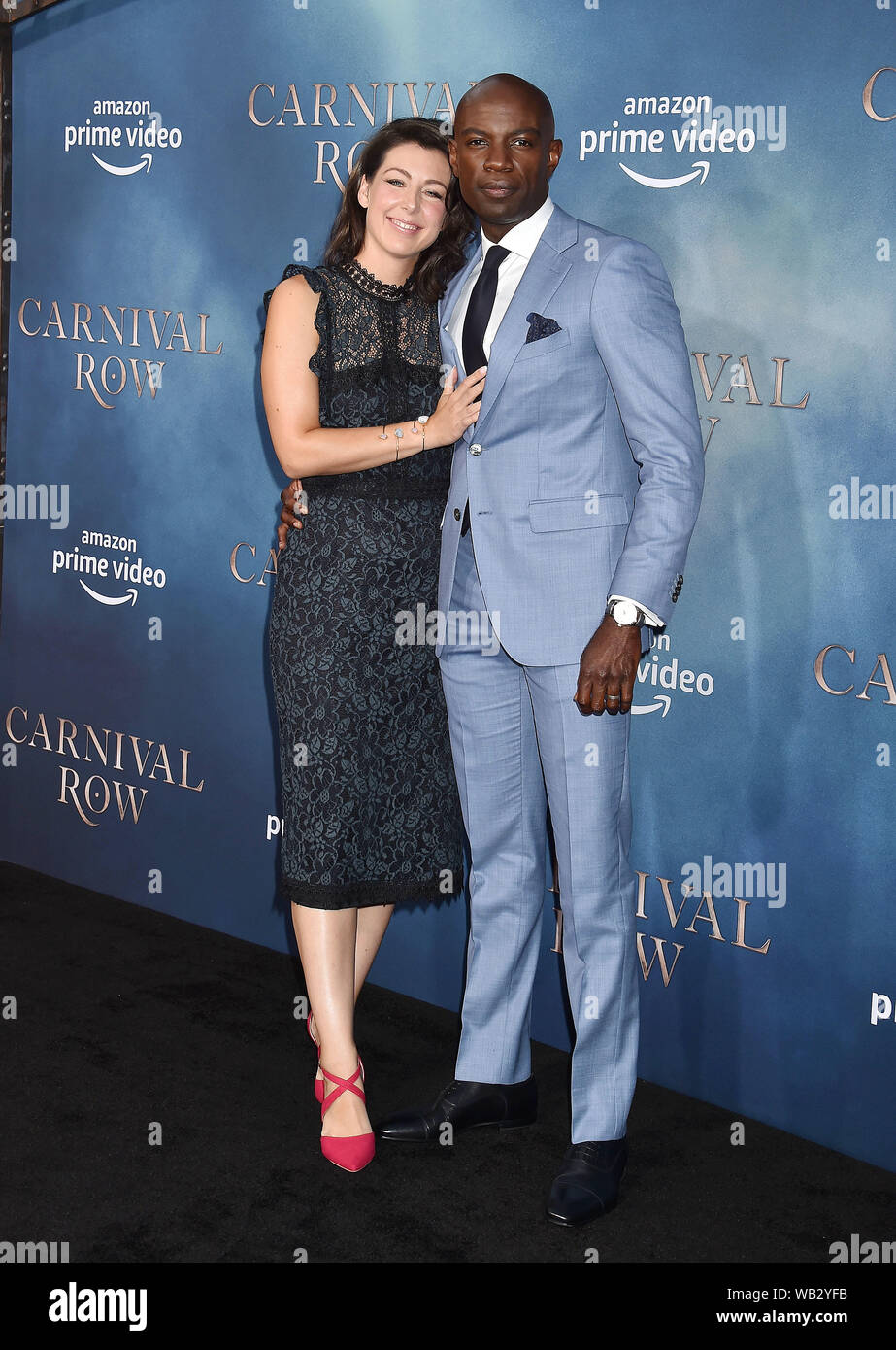 HOLLYWOOD, CA - le 21 août : Emma Gyasi et David Gyasi arrive à la première mondiale de la Amazon's 'Carnival Row' au théâtre chinois de Grauman le 21 août 2019 à Hollywood, Californie. Banque D'Images