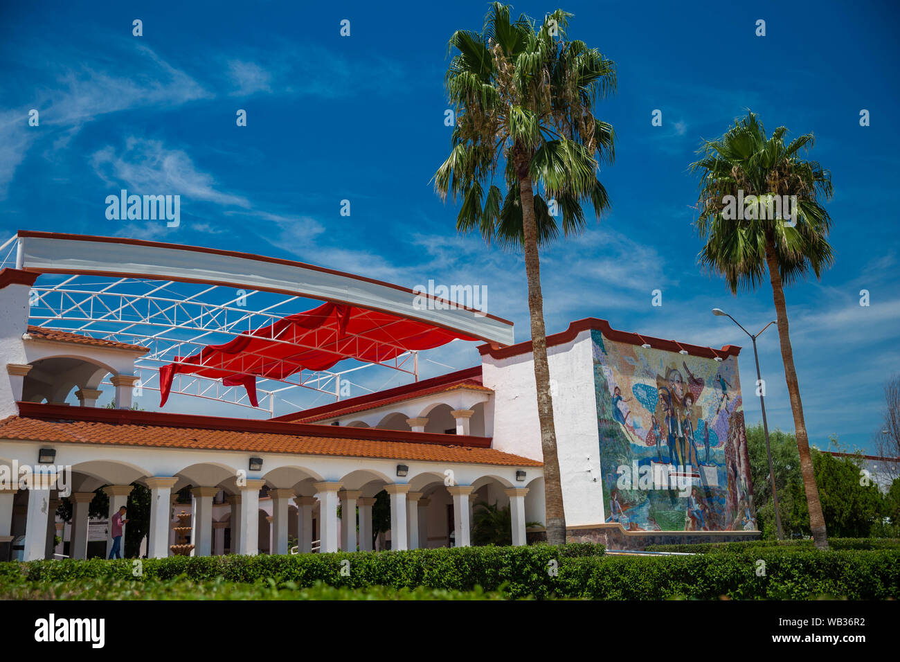 Universidad de la Sierra dans la ville de Moctezuma, Sonora, Mexique. (© Photo : LuisGutierrez NortePhoto.com). / étudiants Universidad de la Sierra en el pueblo de Moctezuma, Sonora, Mexique. (© Photo : LuisGutierrez NortePhoto.com) / Banque D'Images