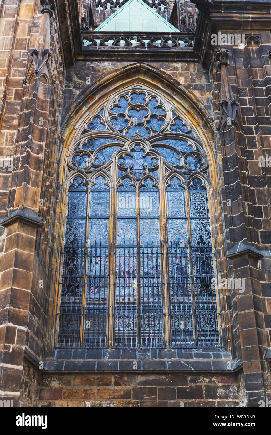 La façade de l'immeuble avec grande fenêtre, ville européenne Banque D'Images
