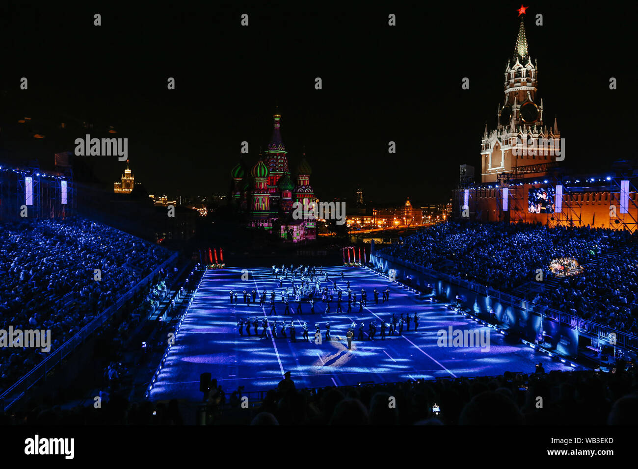 Moscou, Russie. Août 23, 2019. Les membres de l'orchestre de la musique militaire de Moscou La Russie au cours du Collège d'effectuer la journée d'ouverture de la "tour" passkaya Militaire International Music Festival à Moscou, Russie, le 23 août 2019. Le festival de musique militaire annuel ouvert le vendredi sur la Place Rouge à Moscou, et ce jusqu'au 1 septembre. Credit : Evgeny Sinitsyn/Xinhua/Alamy Live News Banque D'Images
