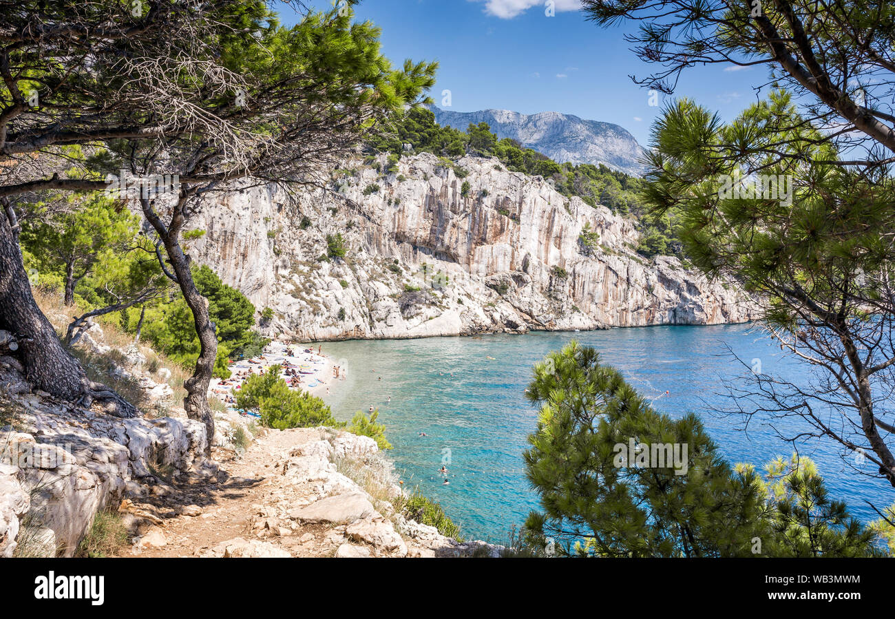 Makarska beach près de Nugal merveilleux village, belle méditerranéenne seascape Banque D'Images