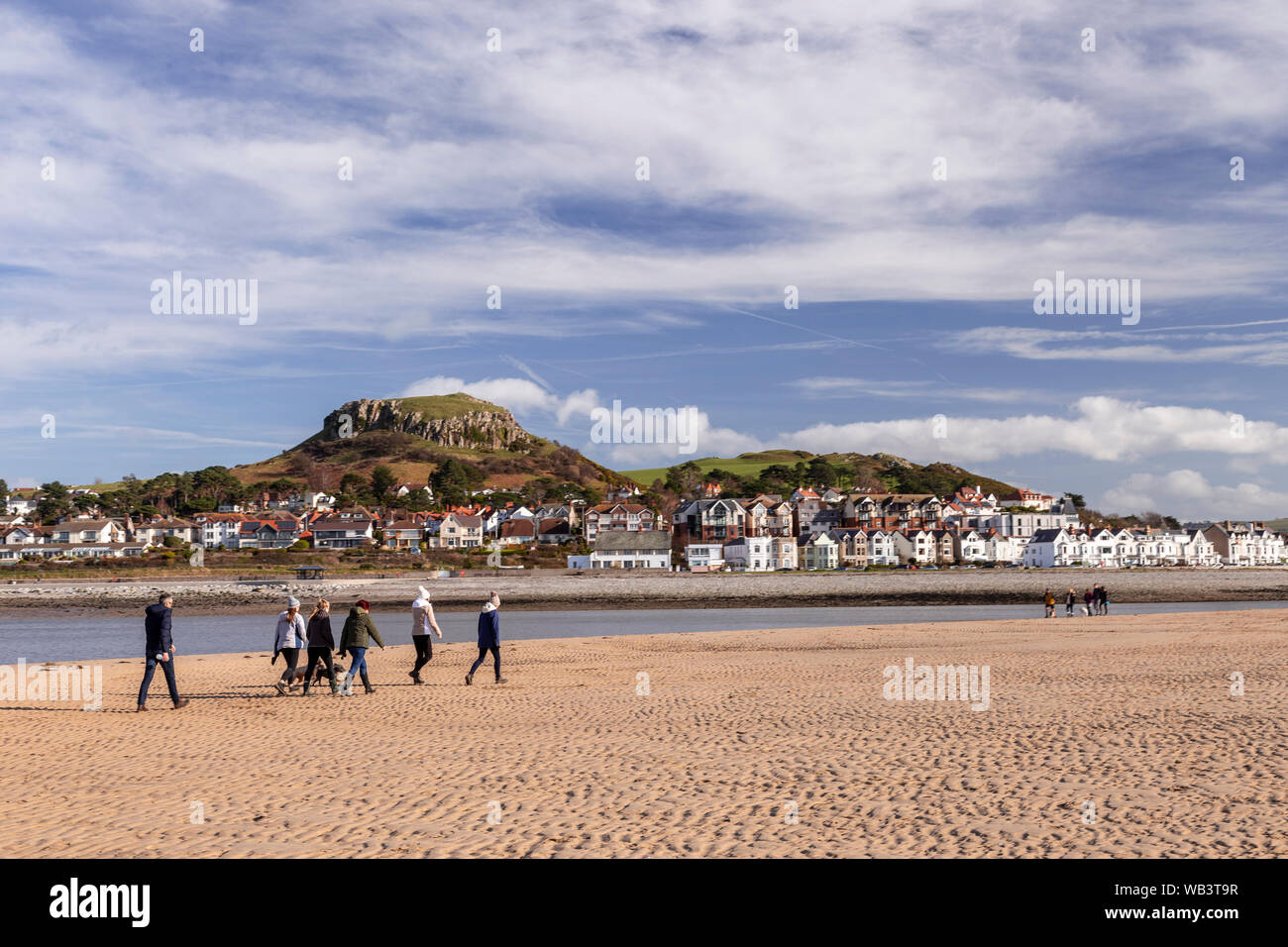 Plage de Conwy Morfa, au nord du Pays de Galles, donnant sur Deganwy Banque D'Images