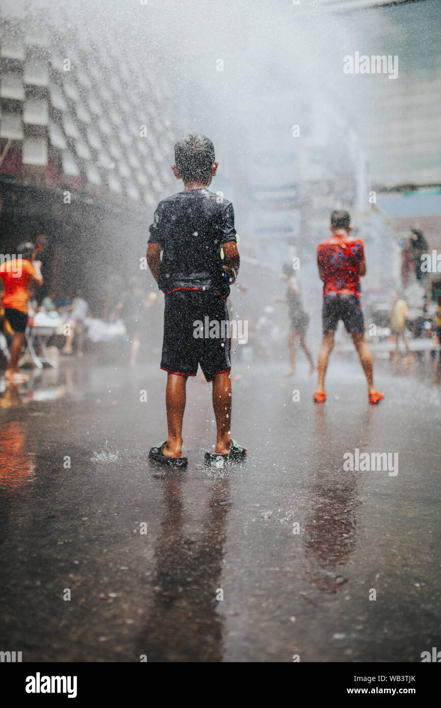 BANGKOK, THAÏLANDE - 13 avril 2013 : Songkran à Bangkok, Thaïlande, le 13 avril 2013. Banque D'Images