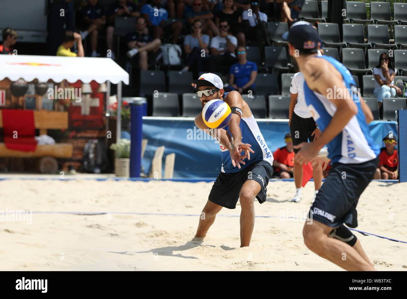 RICEZIONE DE DANIELE LUPO lors de Gstaad Grand 2019 - Jour 5 - Demi-finales - Uomini, Gstaad, Italie, 13 juillet 2019, le volley-ball Beach Volley Banque D'Images