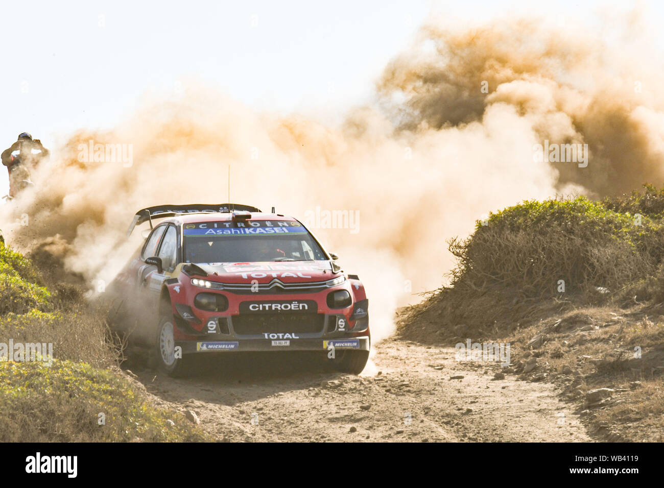 SEBASTIEN OGIER, CHEF DE CLASSIDICA MONDIALE, sur la Citroën C3 WRC DE PLUS, ALLA PROVA SPECIALE pendant 17 rallye WRC - Italie Sardaigne - Jour 04, Alghero, il Banque D'Images