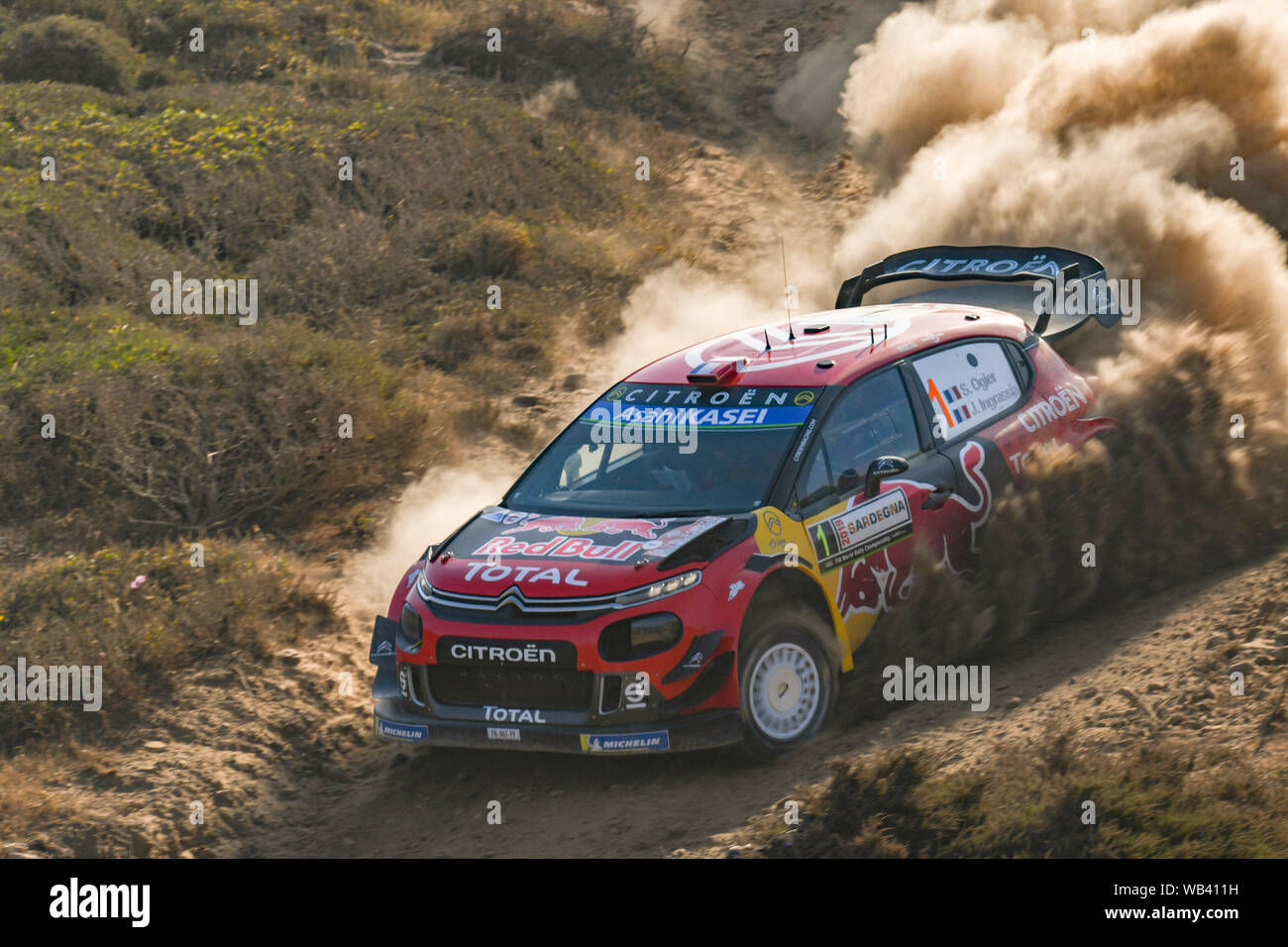 SEBASTIEN OGIER, CHEF DE CLASSIDICA MONDIALE, sur la Citroën C3 WRC DE PLUS, ALLA PROVA SPECIALE pendant 17 rallye WRC - Italie Sardaigne - Jour 04, Alghero, il Banque D'Images